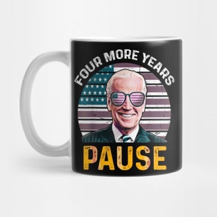 Four more years pause retro Mug